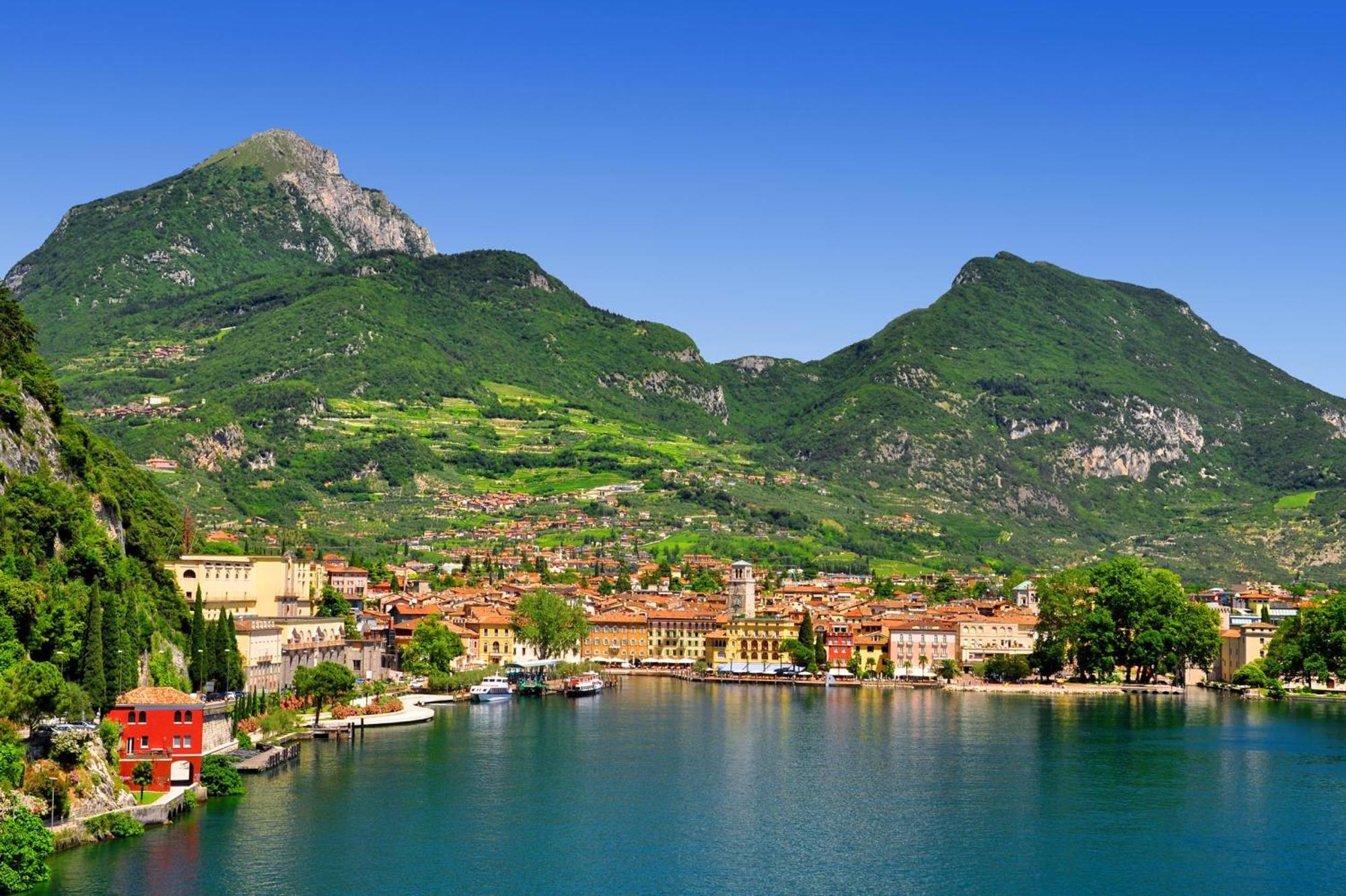 Nido Sui Tetti Di Riva Del Garda - Happy Rentals מראה חיצוני תמונה